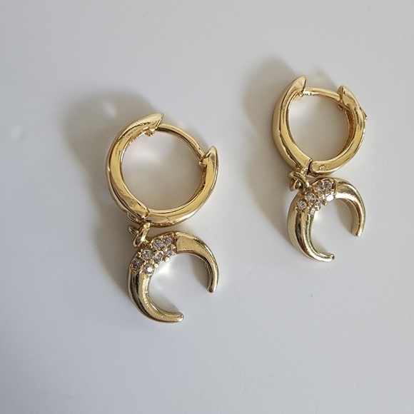 NEW Bohemian Holden Horn Dangle Huggie Hoop Earrings - Picture 4 of 7